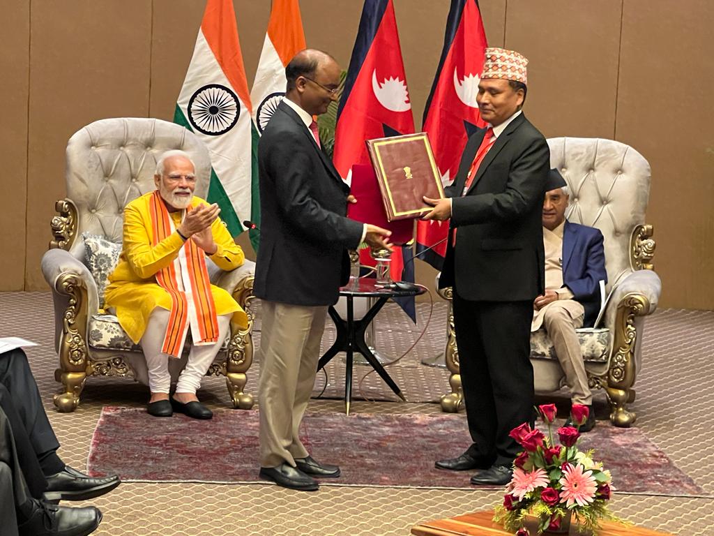 नेपाल र भारतका प्रधानमन्त्रीको उपस्थितिमा विद्युत प्राधिकरण र सतलजबीच समझदारीपत्र हस्ताक्षरपछि।